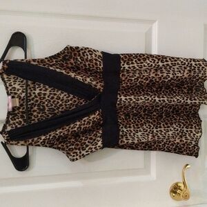 Volt Women's Sleeveless V-Neck Animal Print Top Size Large